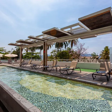 Ramada By Wyndham Acapulco Hotel & Suites